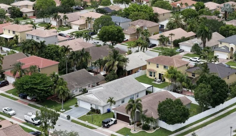Easing tensions with Iran push mortgage rates lower — but a potential Fed rate hike clouds the outlook