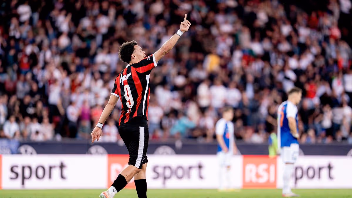 Elias Filet in Celtic transfer talks as 22 goal hitman soars top of Martin O'Neill's wanted list
