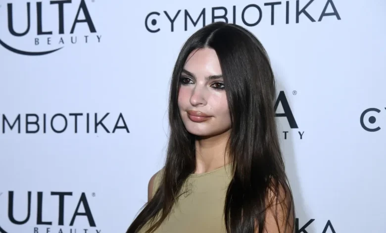 Emily Ratajkowski says she rejects the label 'divorced single mom'
