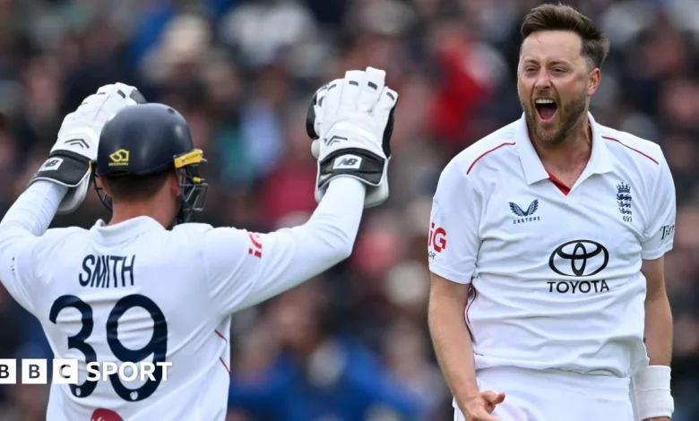 England vs New Zealand: Ollie Robinson moves hosts closer to first Test win on rain-affected third day