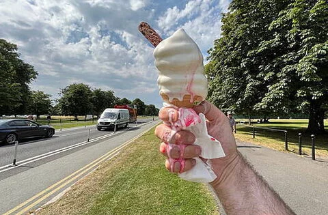 Fears over potential Flake shortage for 99s after colour concerns