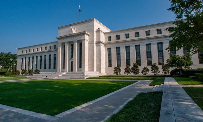 Federal Regulators Want Stablecoins to Keep Working Without ID Checks