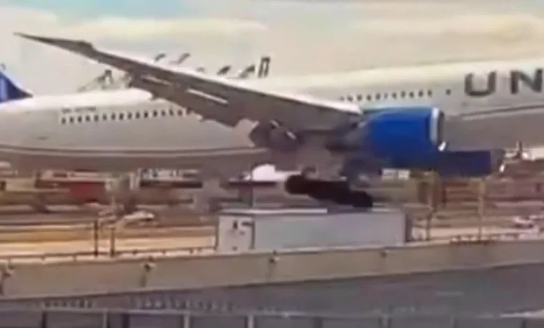 First officer of United flight that hit light pole on New Jersey Turnpike told captain he was "slow and a little low," NTSB says