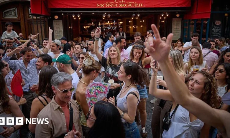 France bans alcohol at music festival events under red heatwave alert