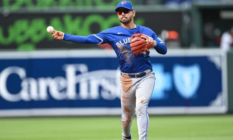 Gimenez removed from Blue Jays lineup with injury, Guerrero Jr. remains out
