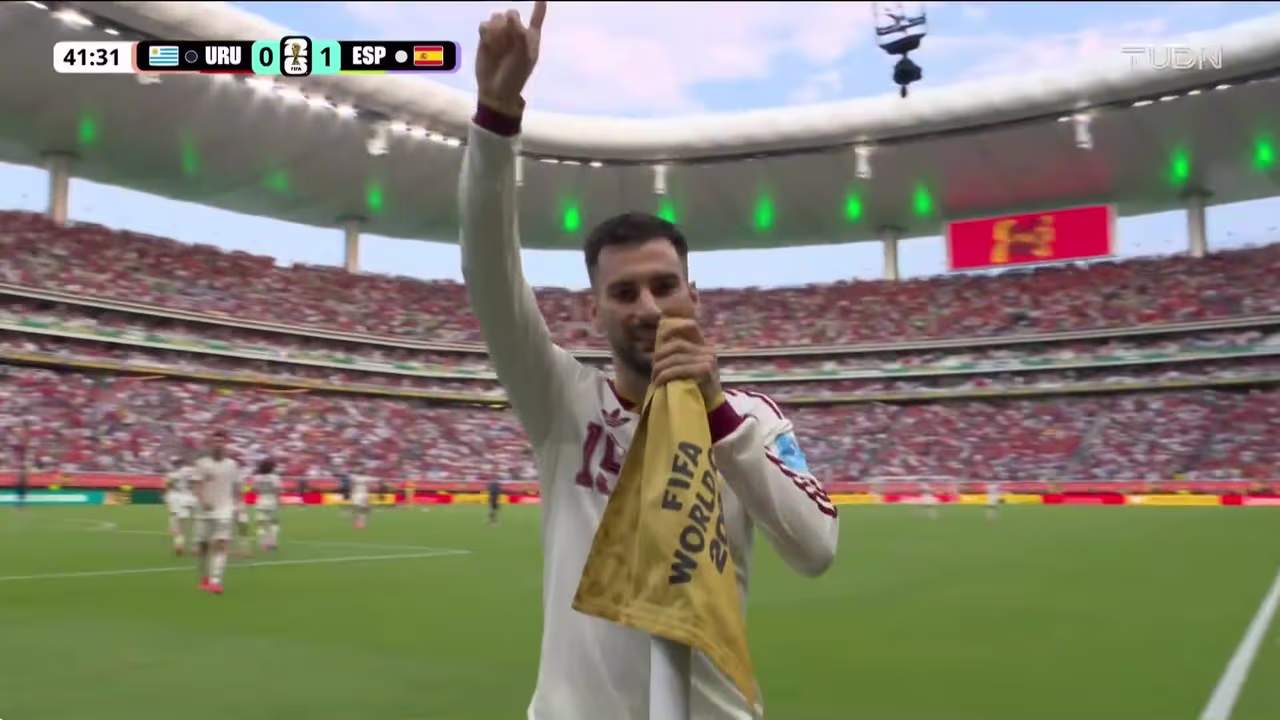 Gol en contra y lesión: Castigo doble para Uruguay vs. España