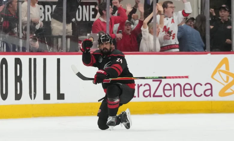 Golden Knights 3 – Hurricanes 4 (P) | La bête s’est réveillée
