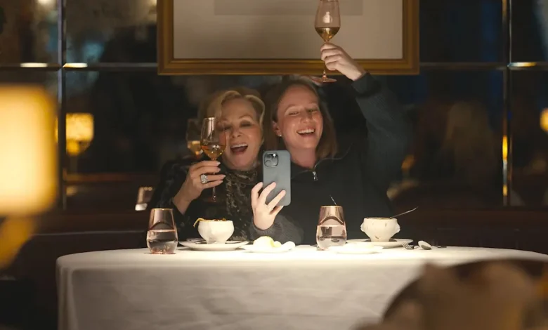 “Hacks” stars Jean Smart, Hannah Einbinder on the rollercoaster finale — and the scene that made Einbinder feel 'pathetic'