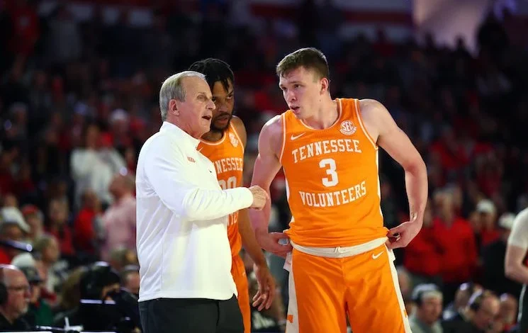 How VFL Dalton Knecht Is Helping Out Tennessee Basketball’s Transfer Class