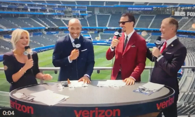 Il Milan sempre senza allenatore e dirigenti, ma Ibra in tv ha un look... rossonero e occhiali da sole