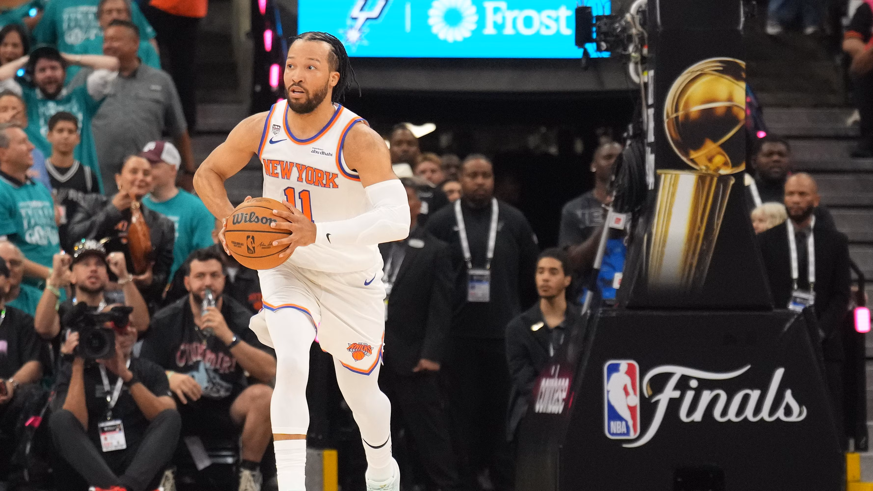 Jalen Brunson Injured in NBA Finals Game 1, Latest Updates on Knicks Star's Status vs. Spurs
