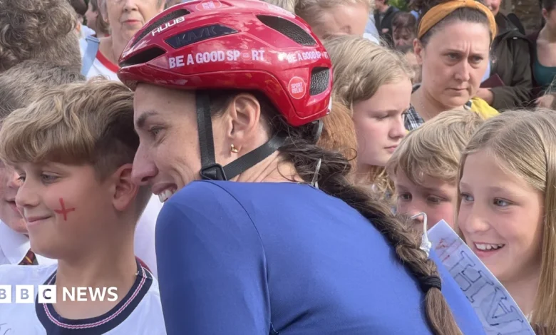 Jill Scott reaches Warwickshire on first leg of cycling challenge