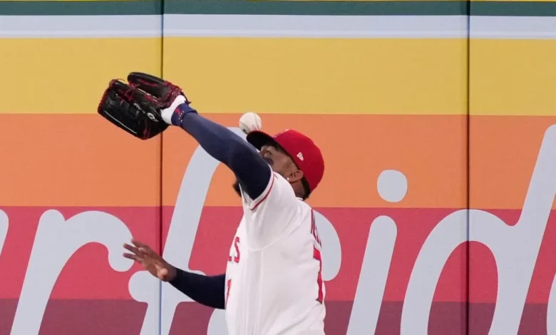 Jo Adell revives José Canseco meme by giving up homer off his head