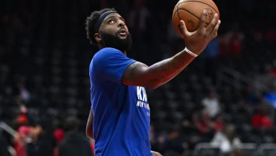 Knicks’ Mitchell Robinson practices with broken pinkie ahead of NBA Finals Game 1
