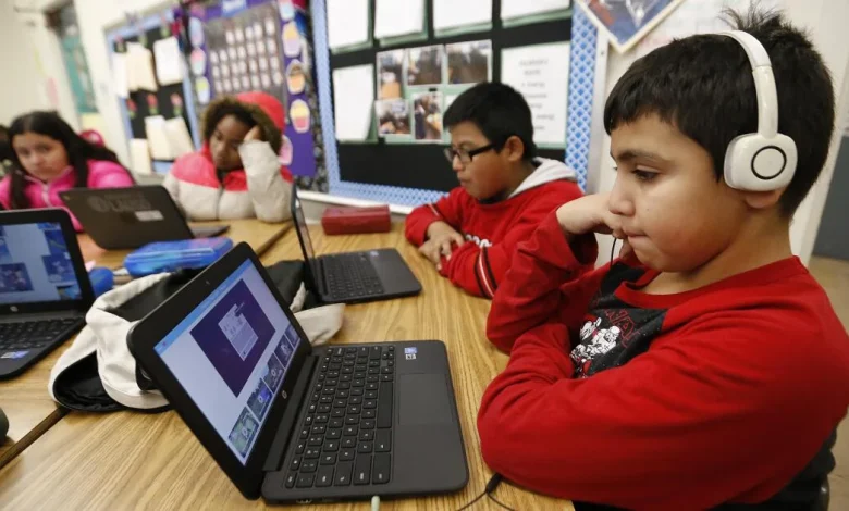LAUSD bans screen time before the second grade, marking one of nation’s strictest policies