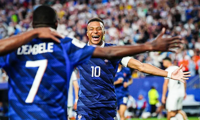 LIVE - Frankrijk leidt verdiend dankzij Mbappé, storm zorgt voor minstens 30 minuten uitstel van de tweede helft
