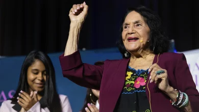 Labor rights icon Dolores Huerta tells CT Latinas to stay civically engaged