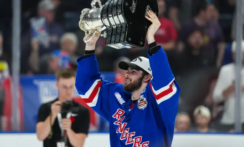 Lightning acquire rights to Jack Pridham from Blackhawks for third-round pick