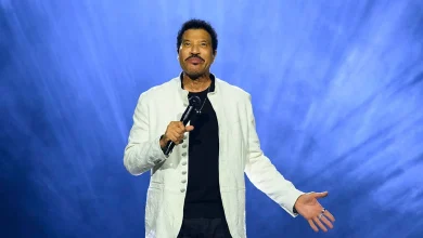 Lionel Richie abruptly cancels concert mid-show after feeling 'dizzy' on stage