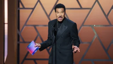 Lionel Richie postpones concert on Friday, June 26 at United Center in Chicago following health scare at Earth, Wind & Fire show
