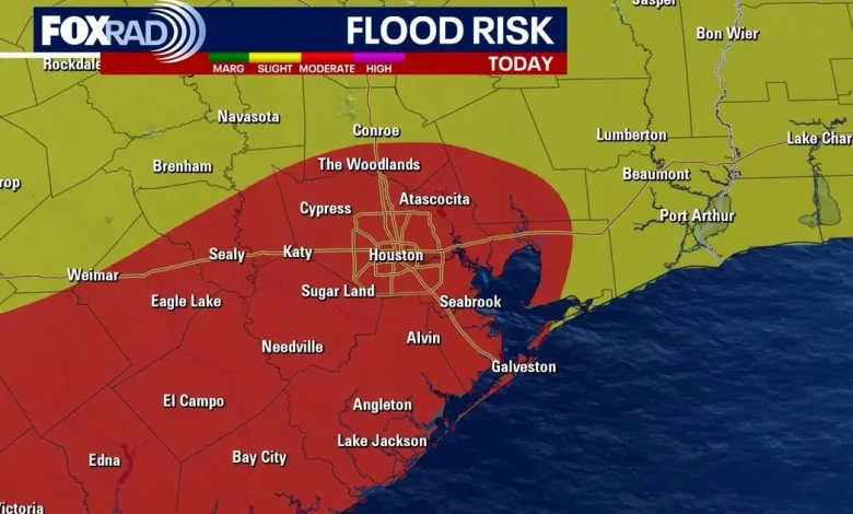 Live updates: Houston Flood Watch, heavy rain threat; forecast, radar