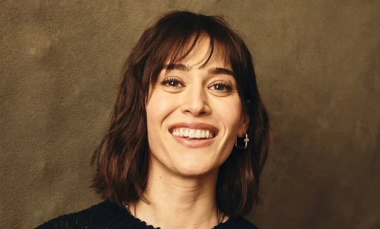 Lizzy Caplan to Star in Noah Hawley's Far Cry Series