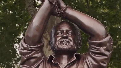 London activists try to erect statue of jailed Palestinian leader