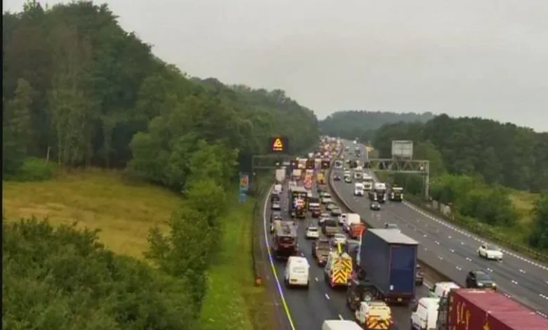 Long delays on M25 after incident stops traffic for 15 minutes
