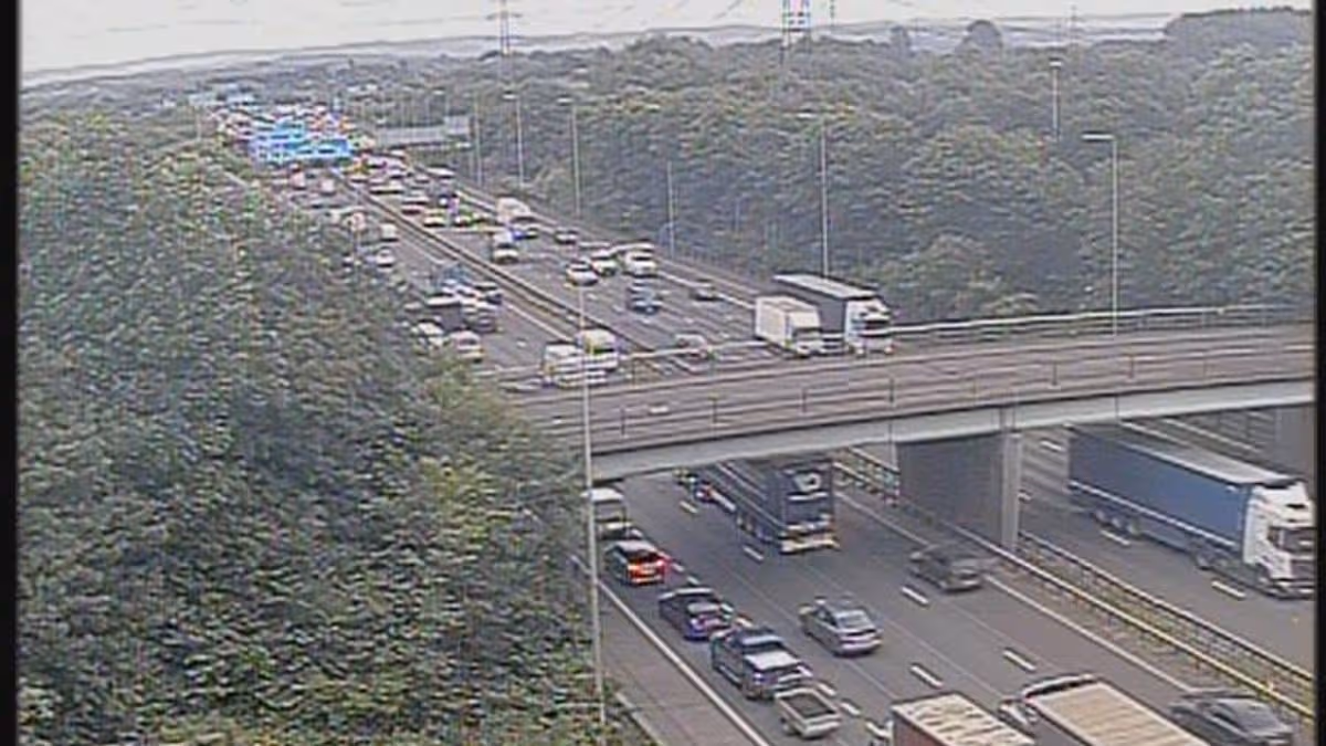 M66 and M60 traffic RECAP after vehicles stopped following crash