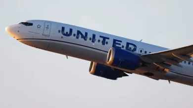 Man arrested and accused of sneaking onto United Airlines flight with fake boarding pass