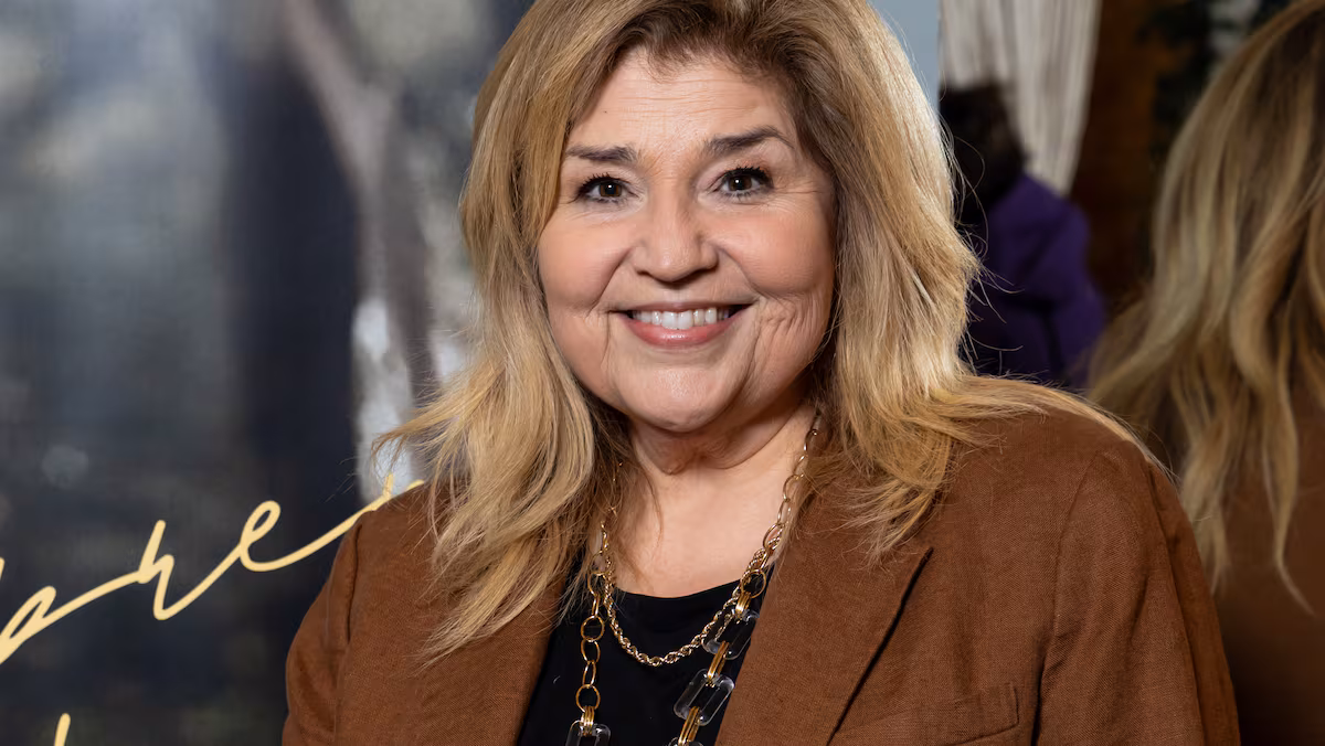 Marie-Claude Barrette resplendissante au mariage de son fils Charles, voici son look