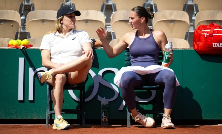 Marta Kostyuk vs. Mirra Andreeva: Two female tennis coaches and one Grand Slam semifinal - The Athletic