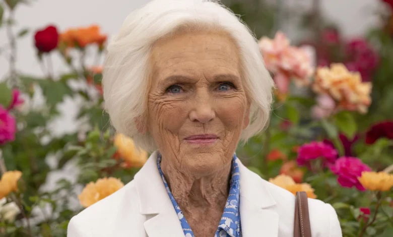 Mary Berry's wide-leg jeans and short-sleeved knit are the style antidote to British summer weather