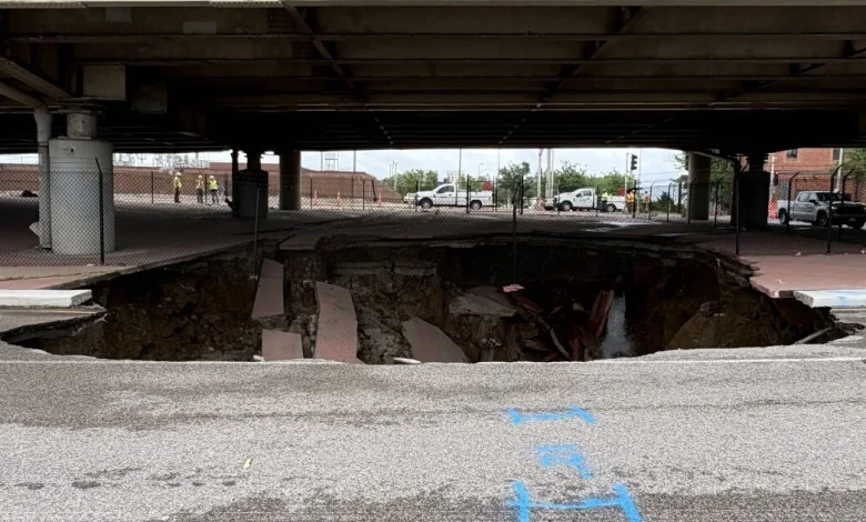 Massive hole closes interstate through downtown St. Louis