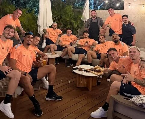 Mate, asado y truco: los jugadores uruguayos compartieron una cena llena de tradiciones