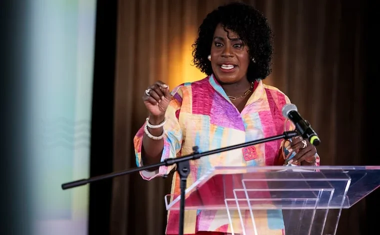 Mayor Parker's proposal to increase taxes on hotels and Airbnb collapses amid City Hall budget negotiations