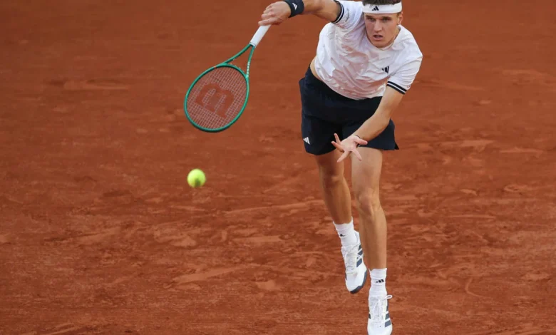 Mensik holds off Rublev to book maiden French Open last-eight spot