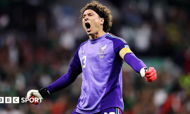 Mexico maintain 100% winning record as Czech Rep go home