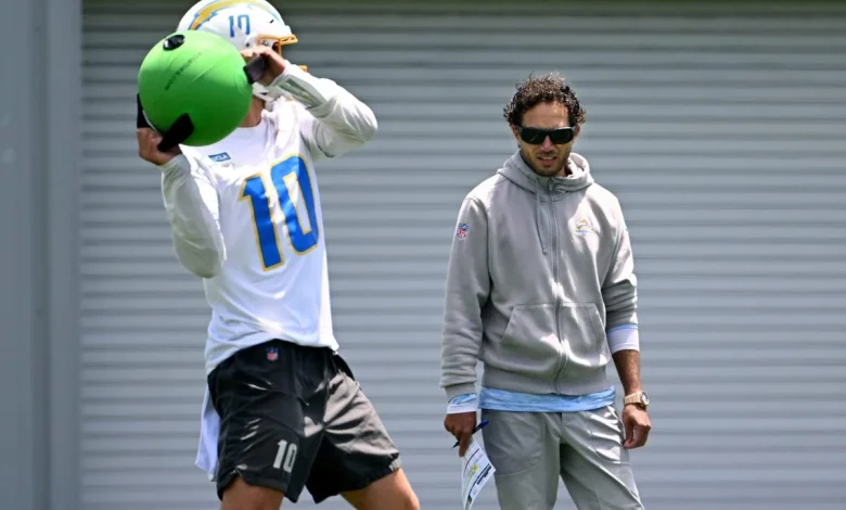 Mike McDaniel is challenging Justin Herbert. Will Chargers playoff success follow?