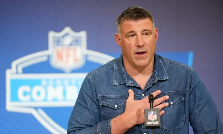 Mike Vrabel called Dianna Russini photos 'laughable.' Expert calls response a 'disaster'