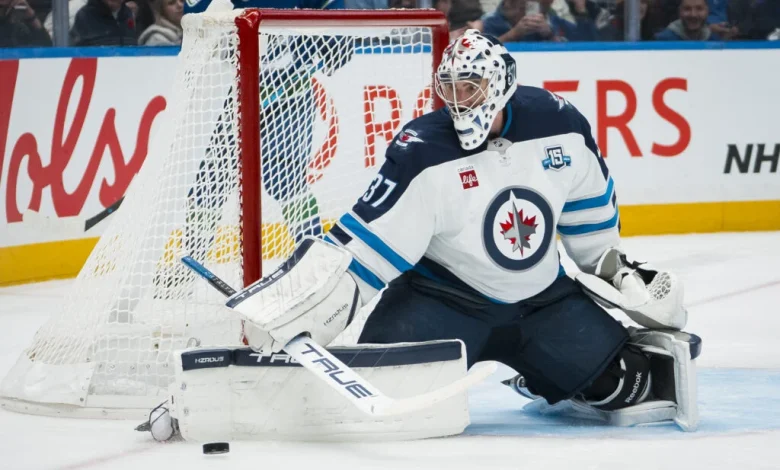 Morning Notes: Hellebuyck, Karlsson, McIlvane