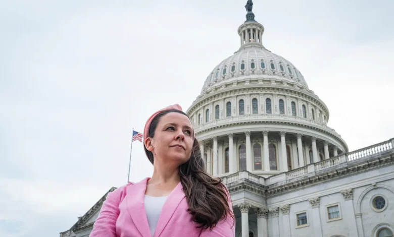Ms. Rachel goes to Washington, carrying letters from children in ICE custody