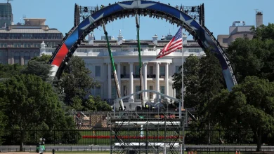 No fatties or poors allowed near Trump at White House cage fight