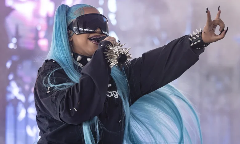 North West plays first solo show at Summer Smash, drawing mix of curious onlookers and true fans