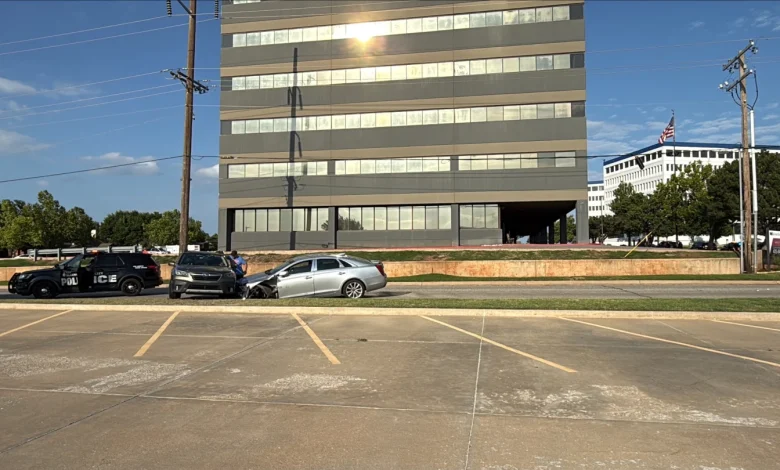 Oklahoma City police pursuit ends in crash and 2 arrests, 1 suspect still at-large