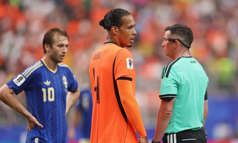Om deze reden speelt Virgil van Dijk dit WK steevast met lange mouwen