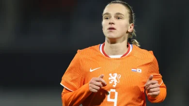 Oranje-international Miedema even buitenspel door ingreep aan knie