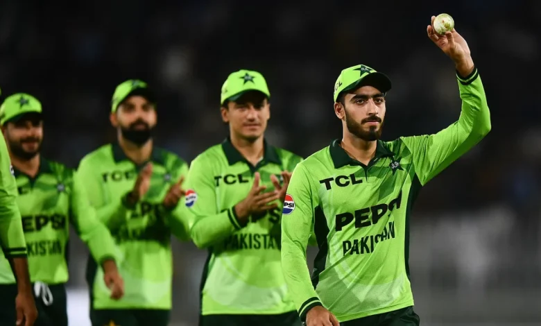 Pakistan chase series win, Australia try to combat spin