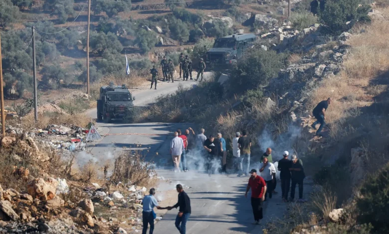 Palestine weekly wrap: World sanctions settlers, Israel funds settlements