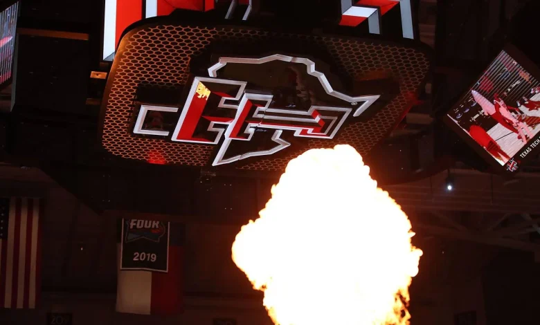 Pat Forde: It’s Texas Tech vs. Everybody—Just How the Red Raiders Like It